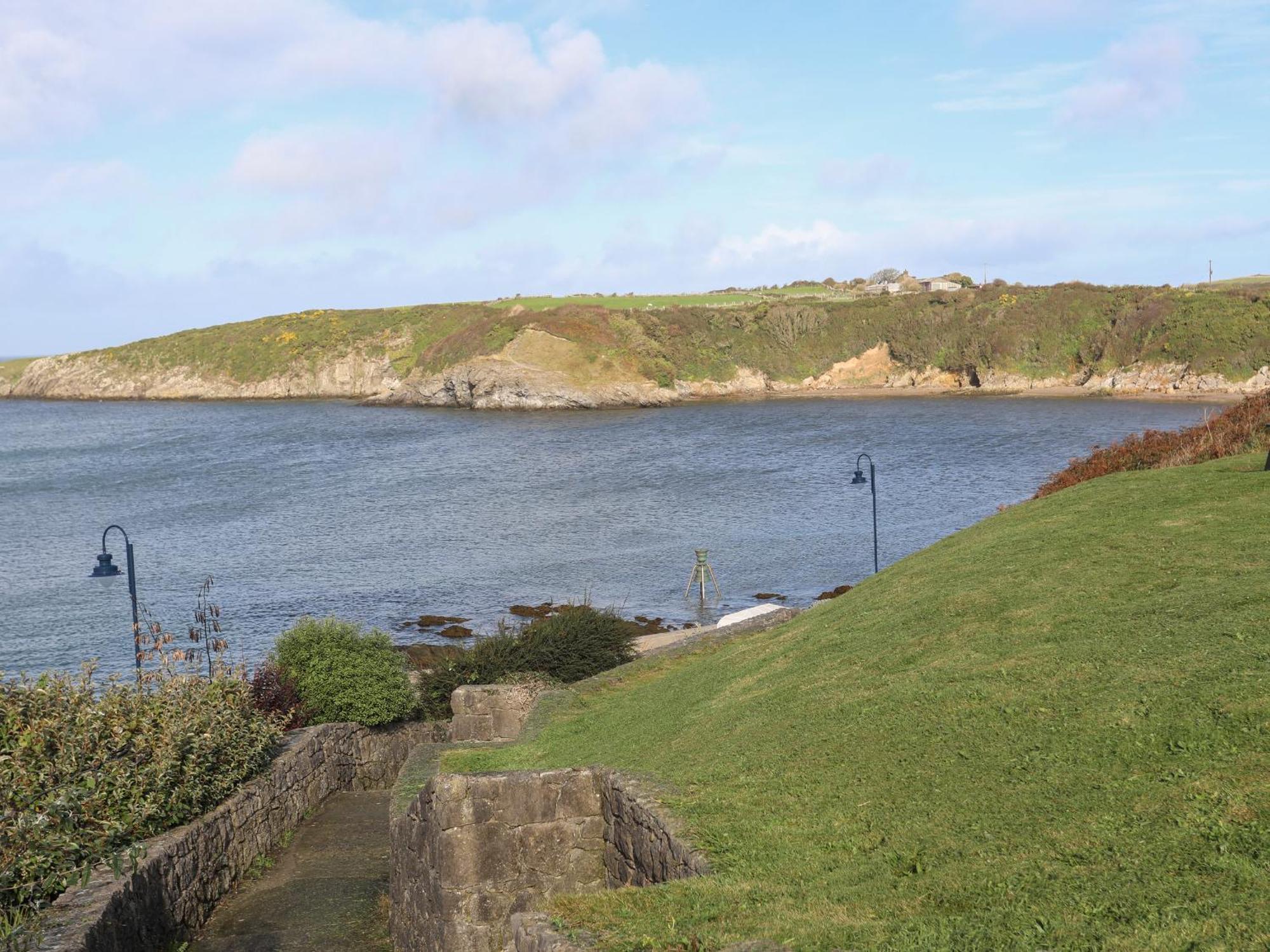 The Studio The Old Post Office Cemaes Bay Exterior photo